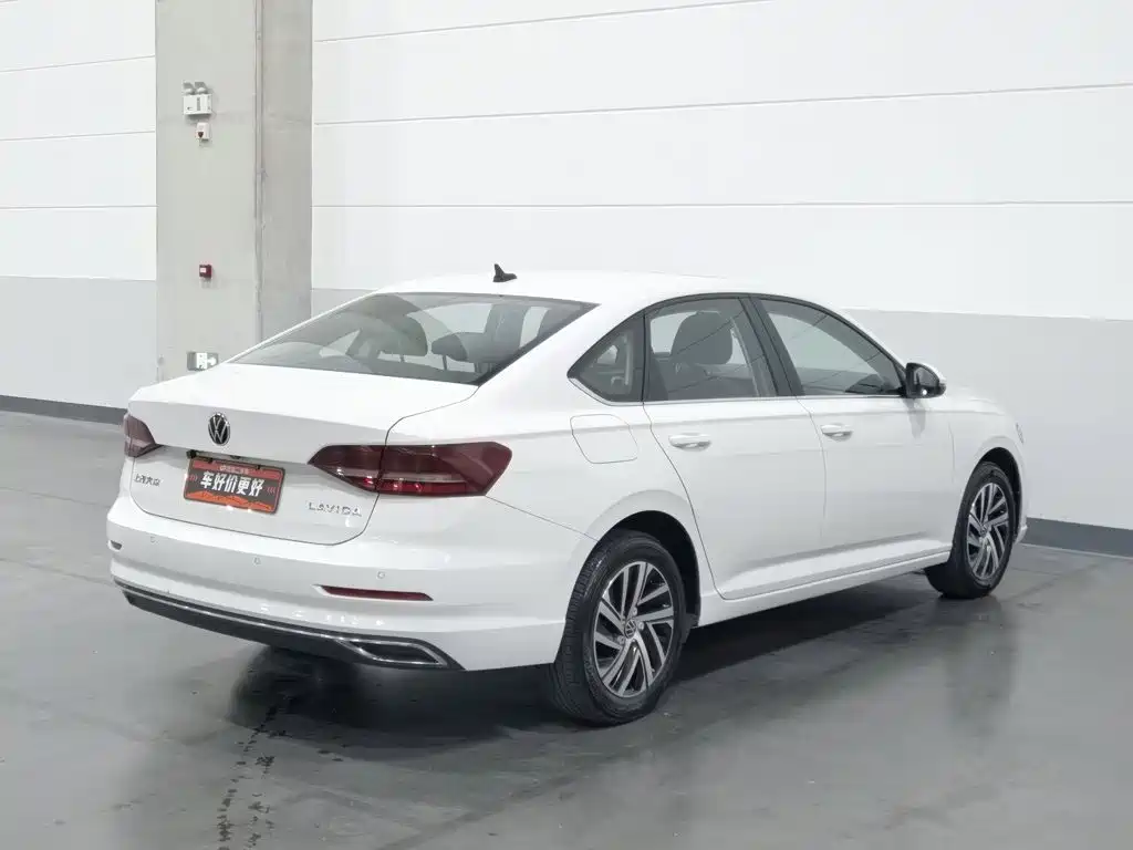 Volkswagen Lavida — миниатюра 2