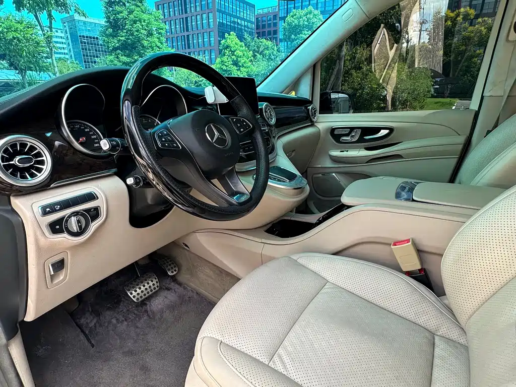 Mercedes-Benz V-Class — миниатюра 10