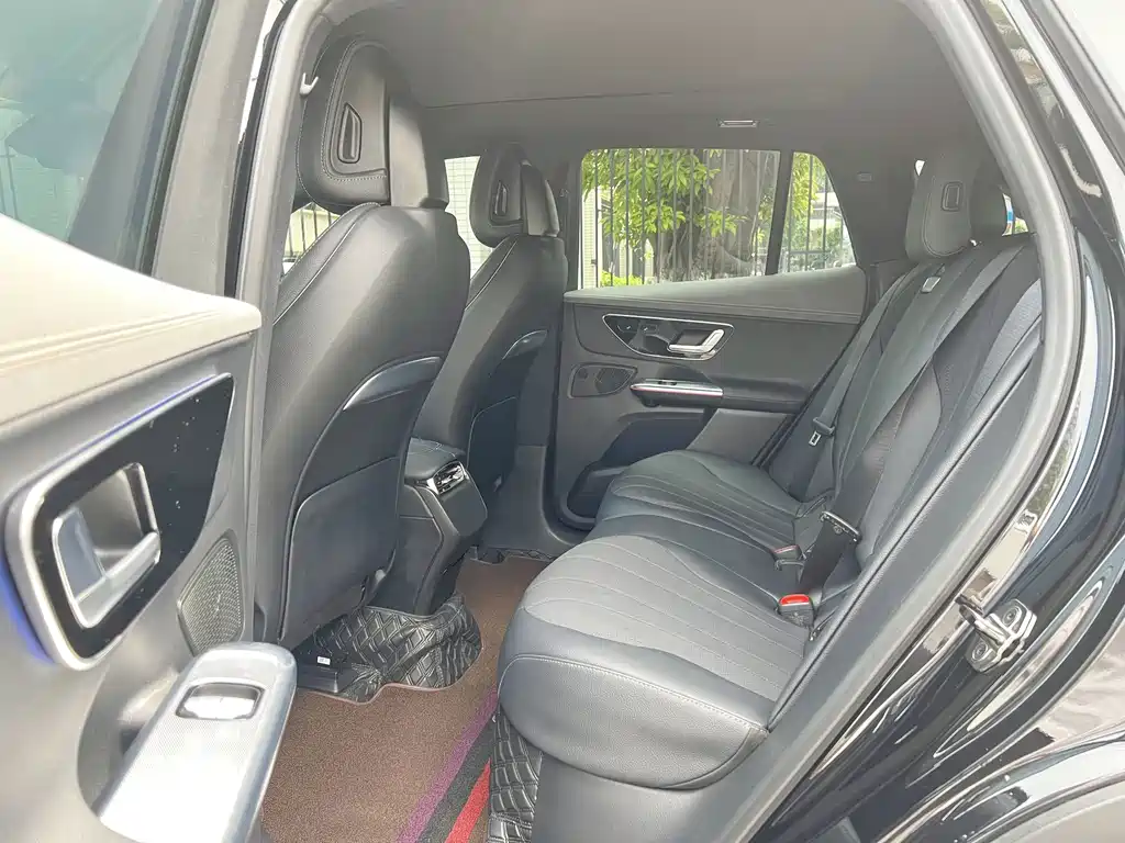 Mercedes-Benz EQE SUV — миниатюра 15