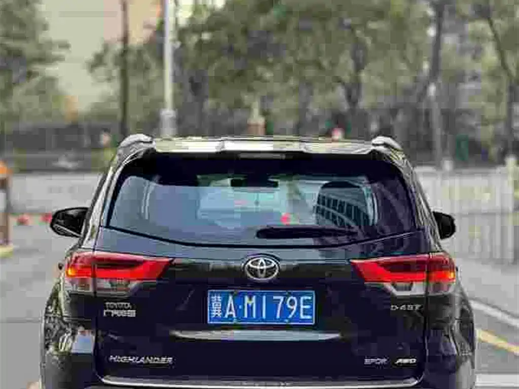 TOYOTA HIGHLANDER