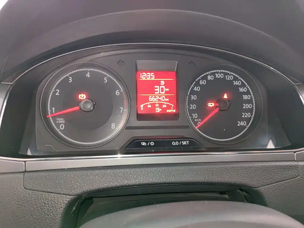 Volkswagen Santana — миниатюра 12