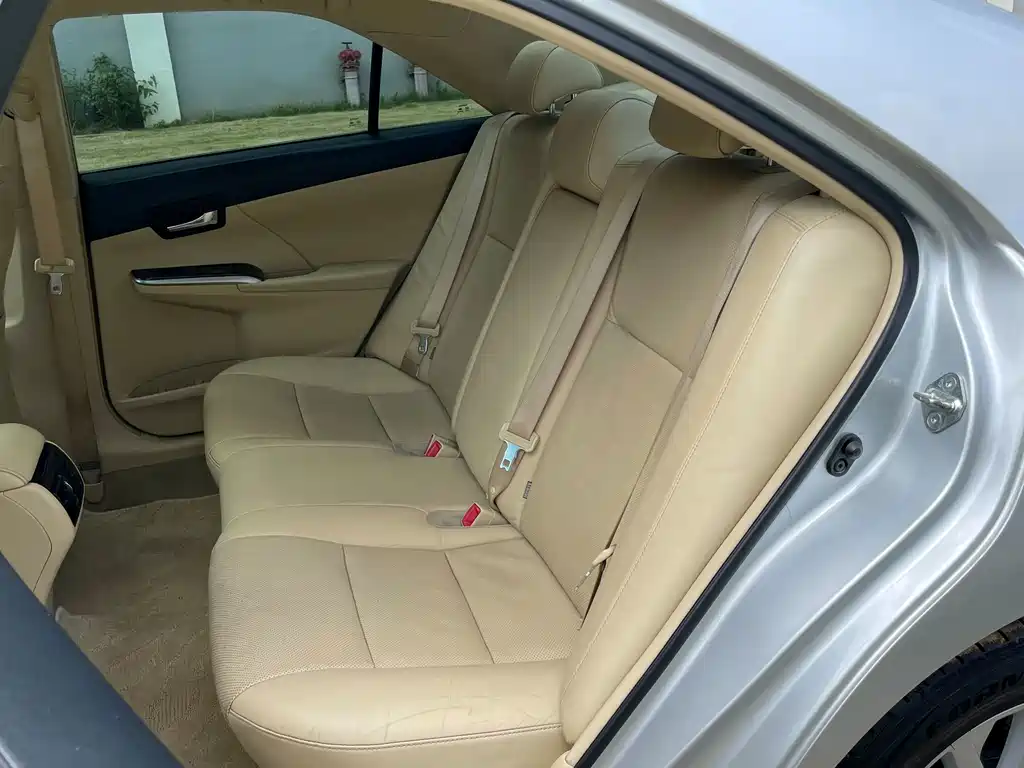 Toyota Camry — миниатюра 7