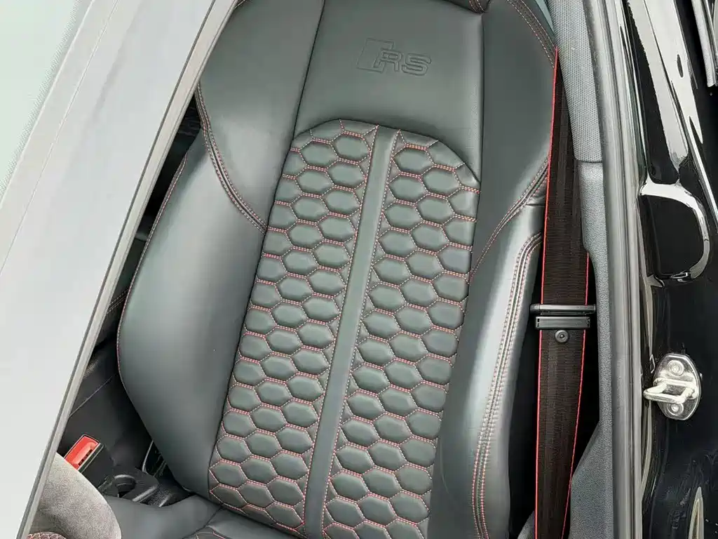 Audi RS 4 — миниатюра 9