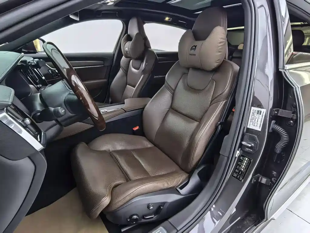 Volvo S90 — миниатюра 20