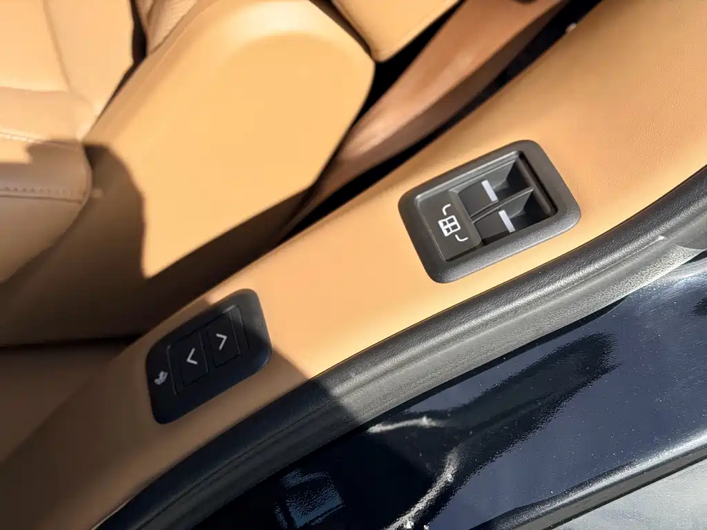 Land Rover Range Rover — миниатюра 9