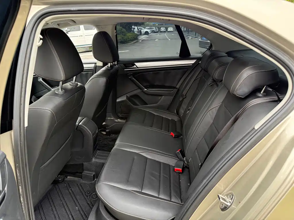 Volkswagen Bora — миниатюра 7