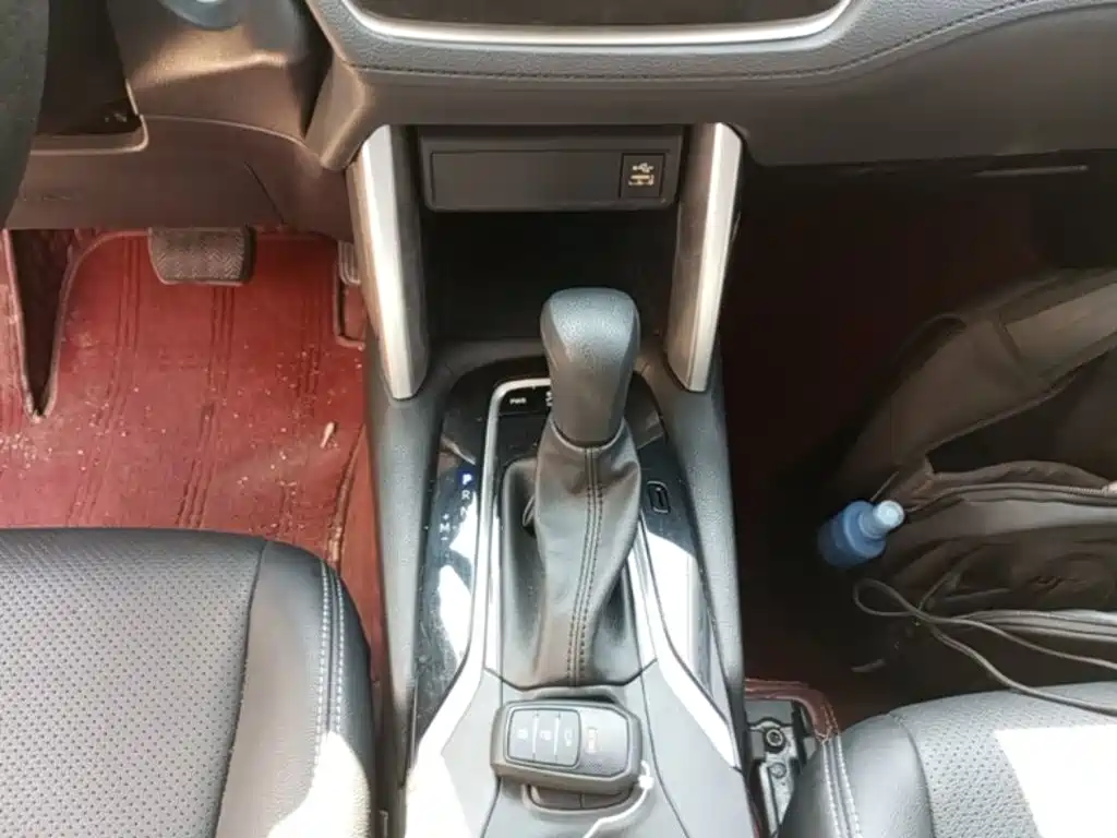 Toyota Corolla Cross — миниатюра 14