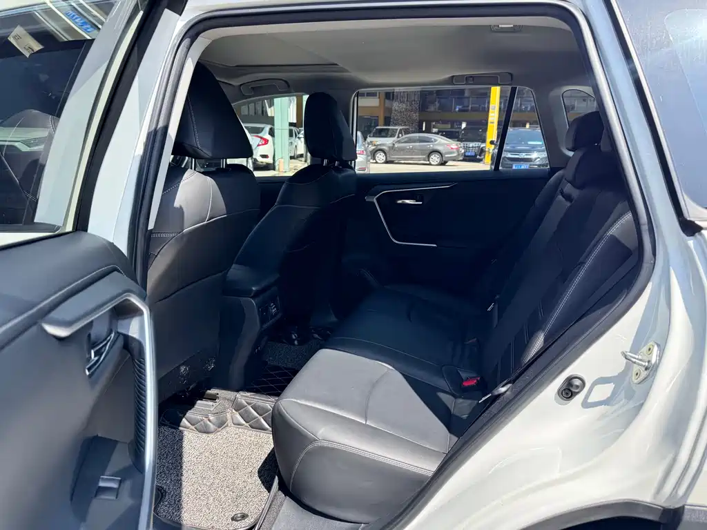 TOYOTA RAV4 RONGFANG