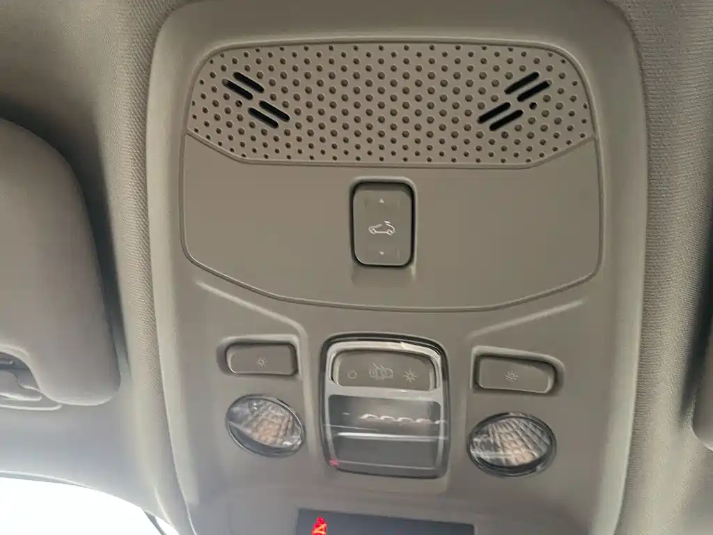 Peugeot 2008 2022 230THP THE ONE