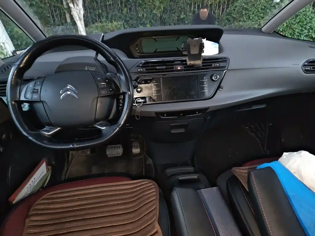 Citroen C4 Picasso — миниатюра 10