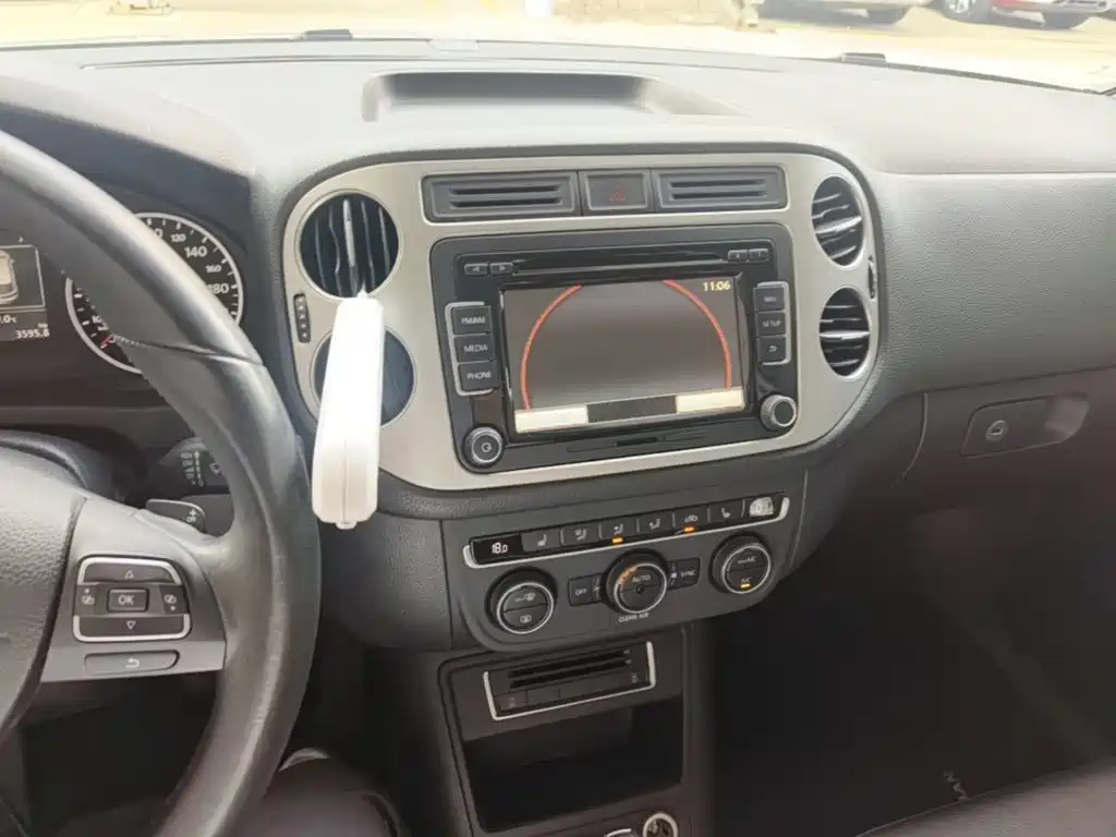 Volkswagen Tiguan — миниатюра 13