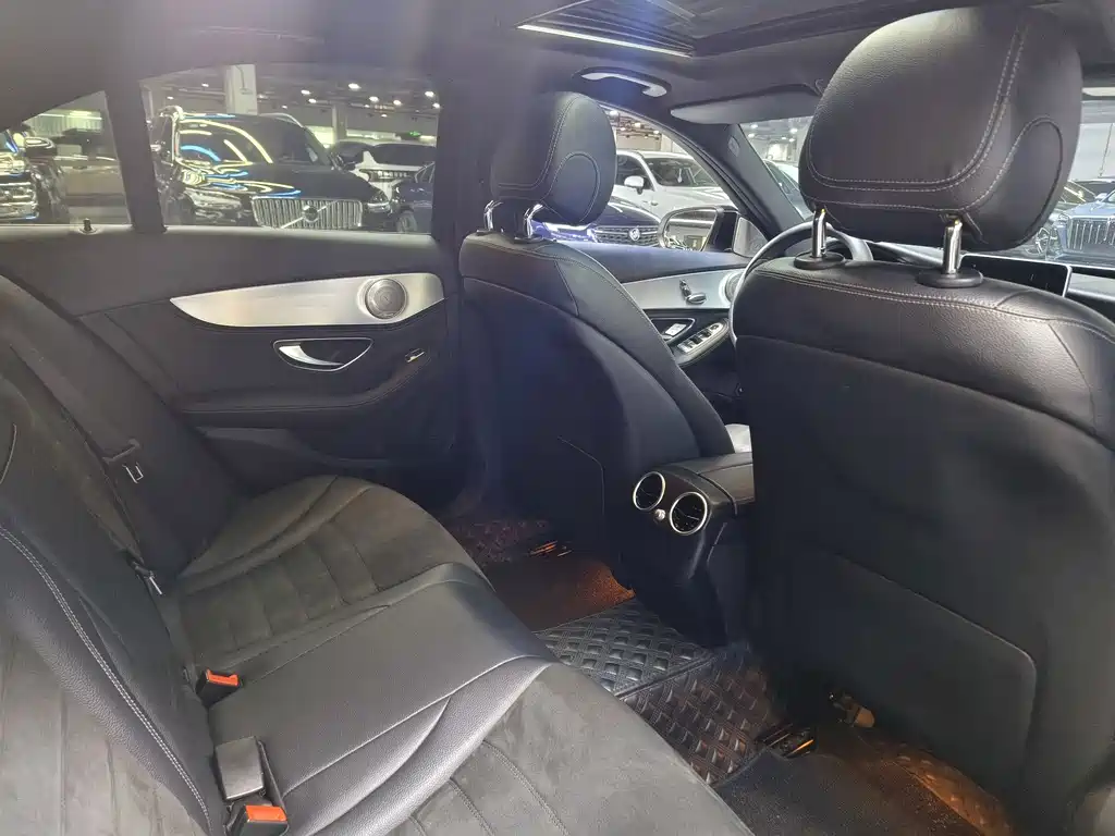 Mercedes-Benz C-Class — миниатюра 12