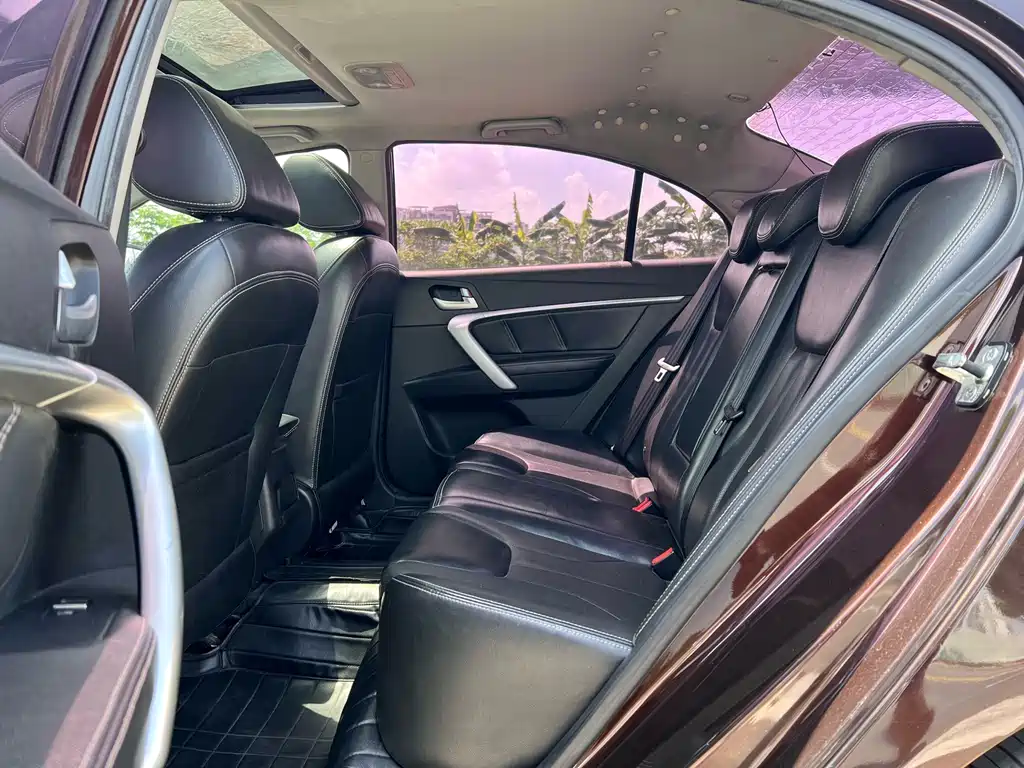 Geely Emgrand — миниатюра 6