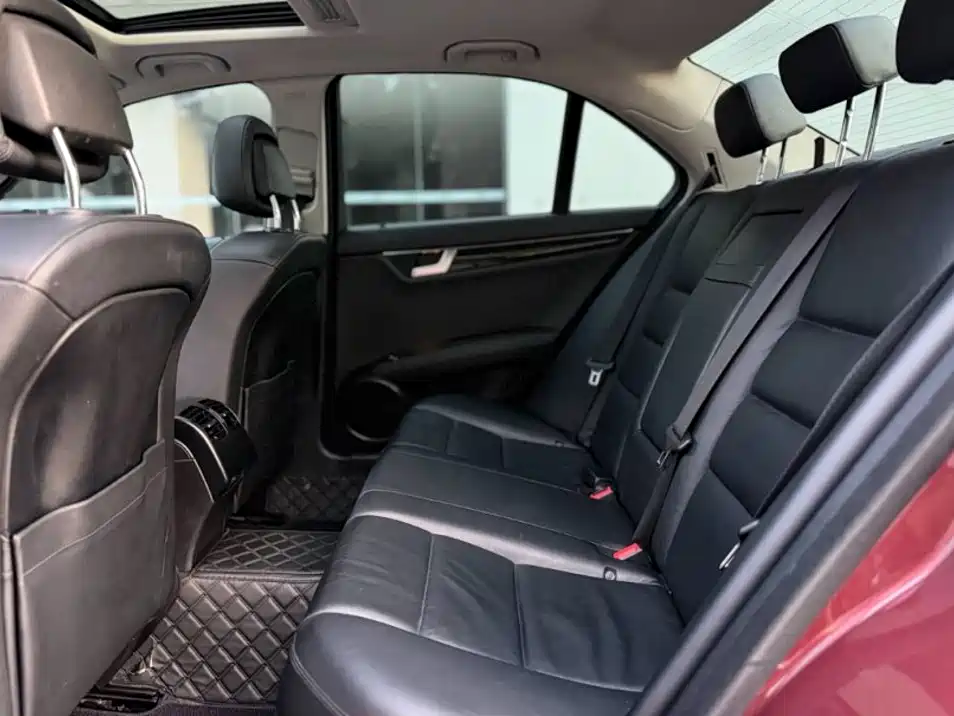 Mercedes-Benz C-Class — миниатюра 8