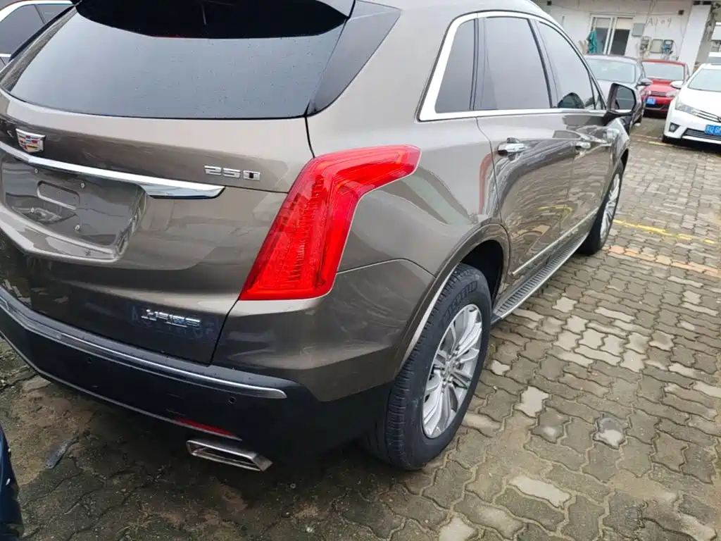 Cadillac XT5 — миниатюра 8