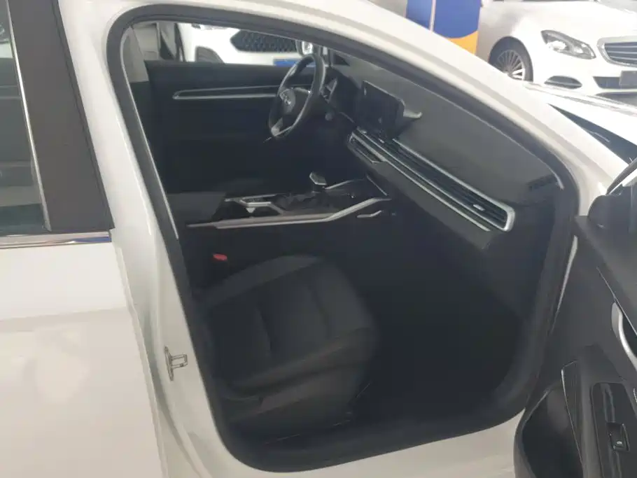 Geely Emgrand — миниатюра 8