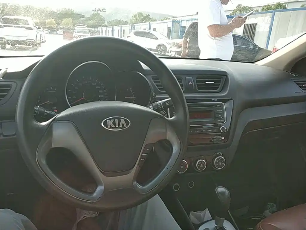 Kia K2 — миниатюра 10