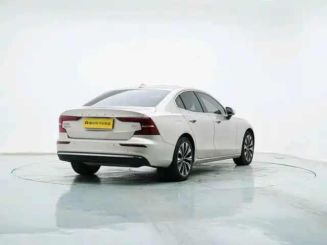 Volvo S60 — миниатюра 5
