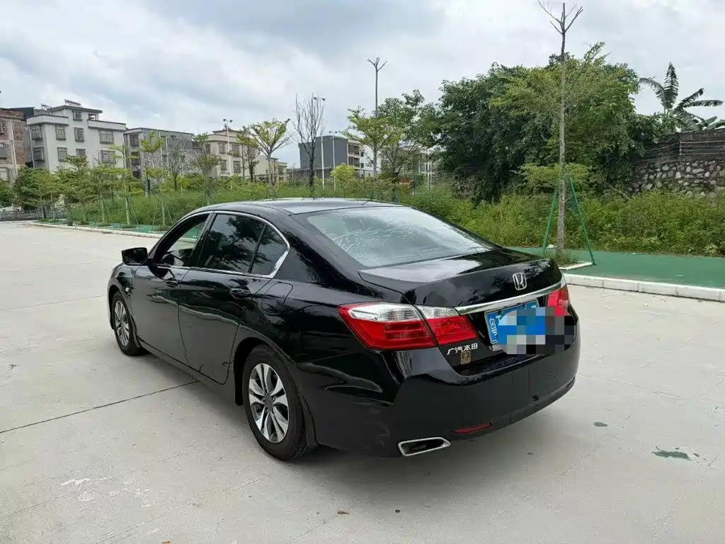 Honda Accord — миниатюра 6