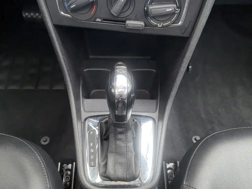 Volkswagen Santana — миниатюра 13