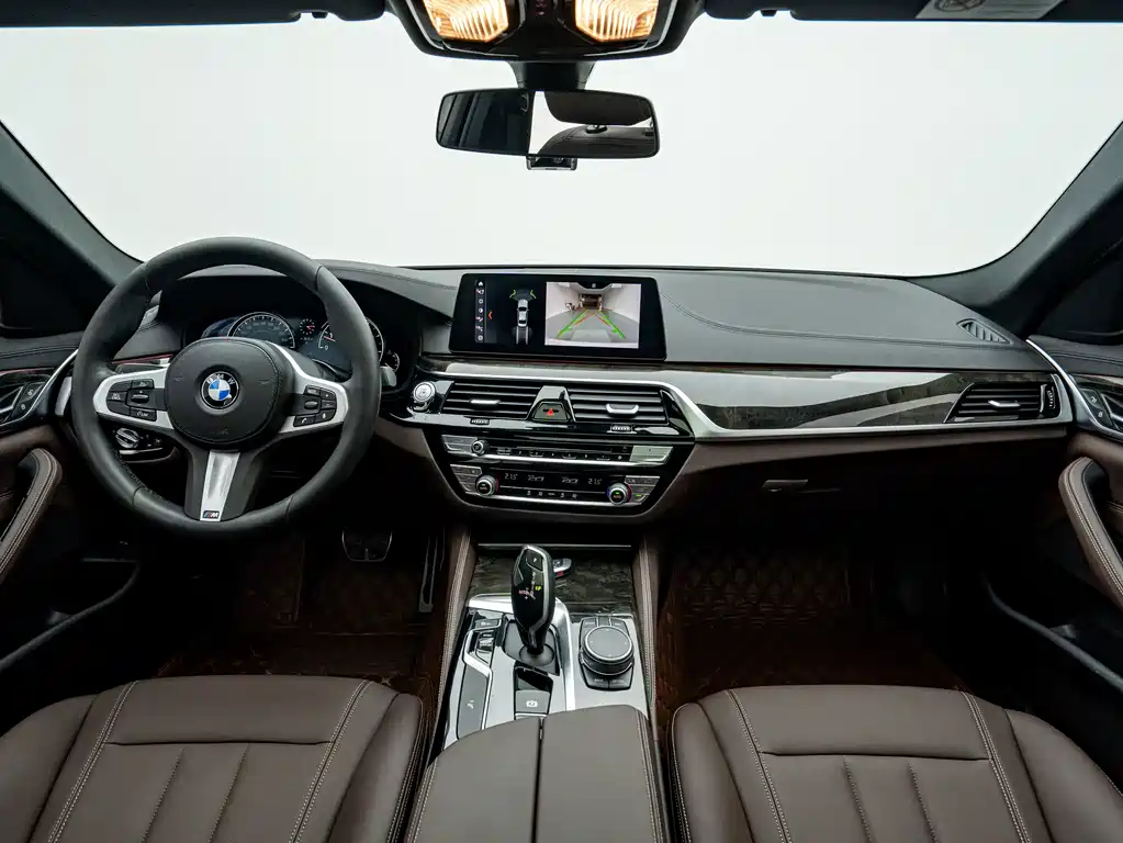 BMW 5 Series — миниатюра 19