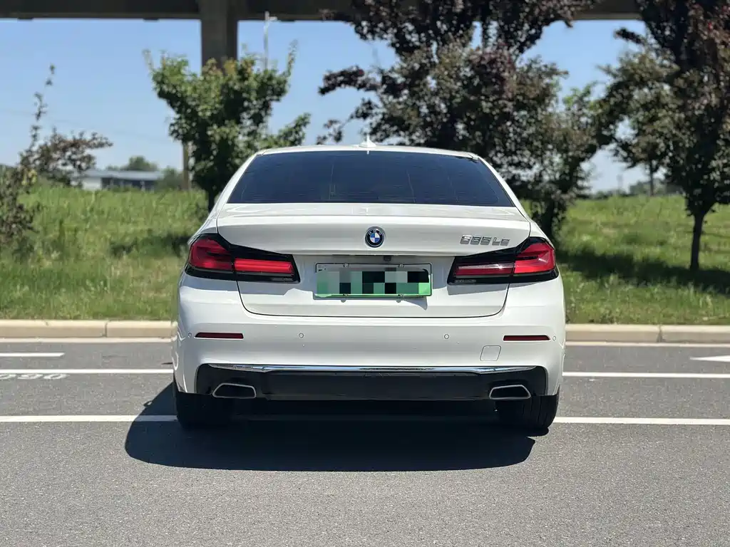 BMW 5 Series New Energy — миниатюра 6
