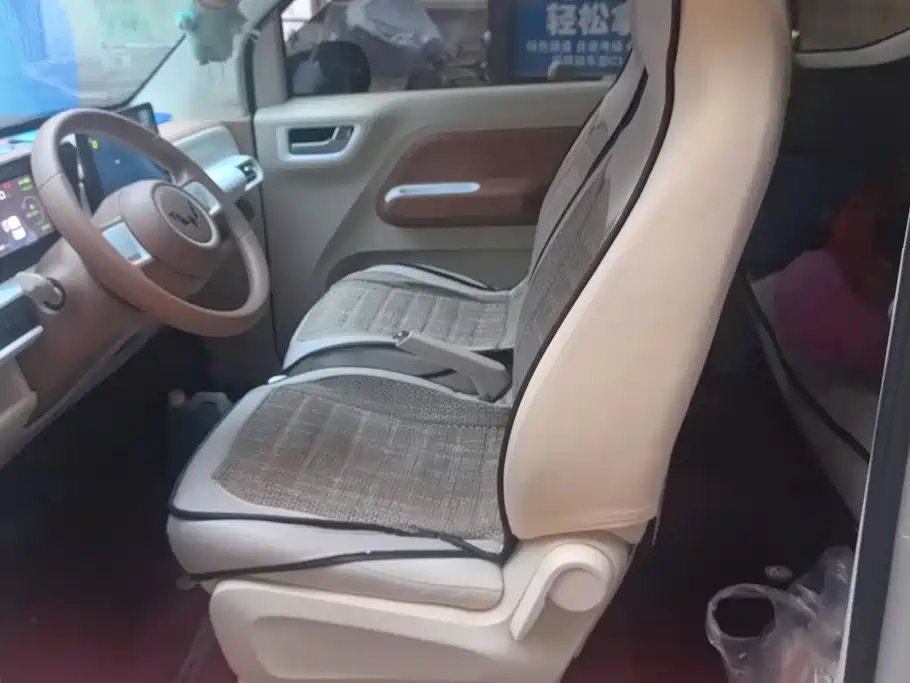 Wuling MINIEV — миниатюра 9