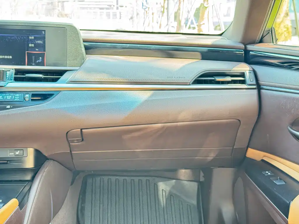 Lexus ES — фотографии объявления, Фото 21