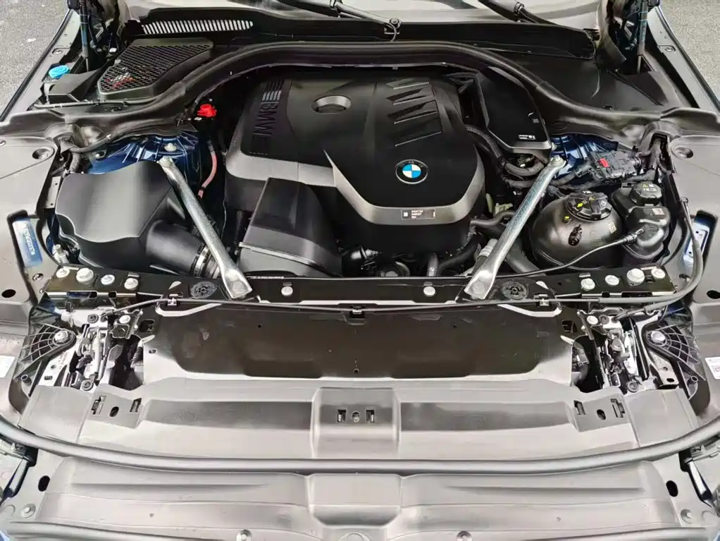 BMW 5 Series — миниатюра 9
