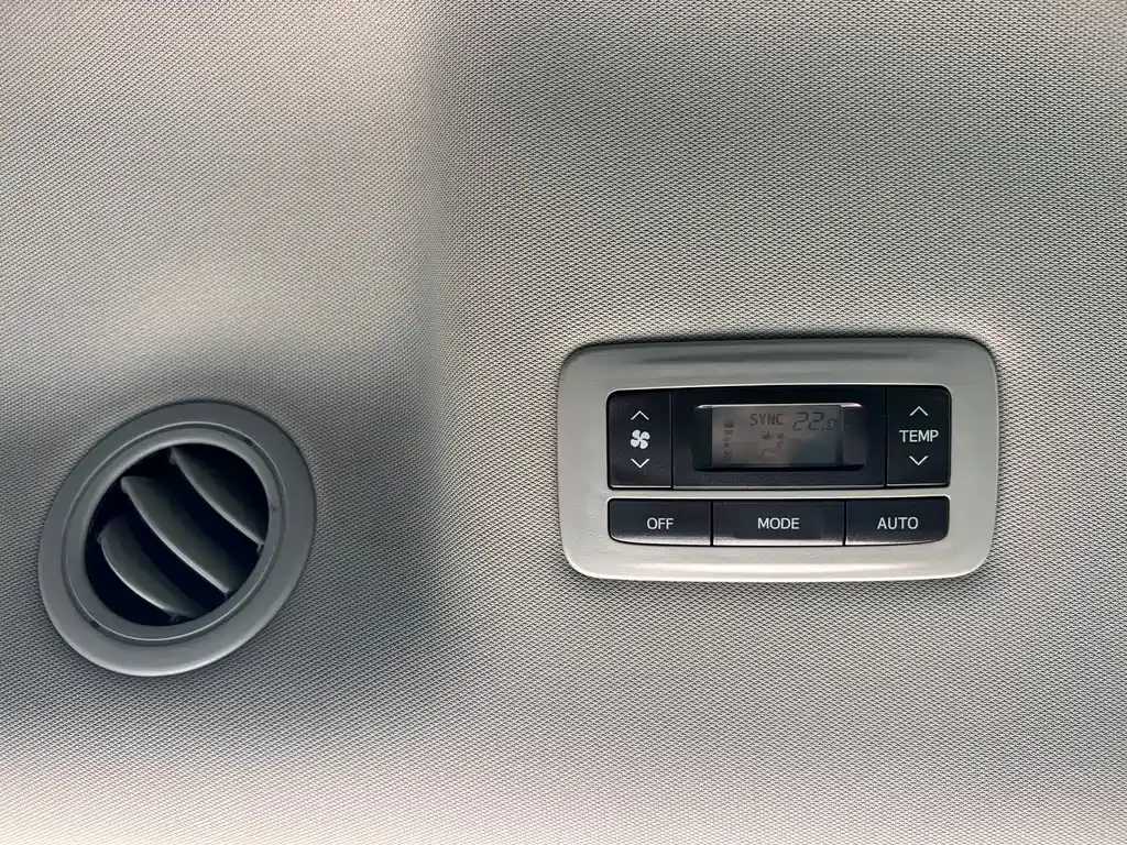 Toyota Sienna — миниатюра 21