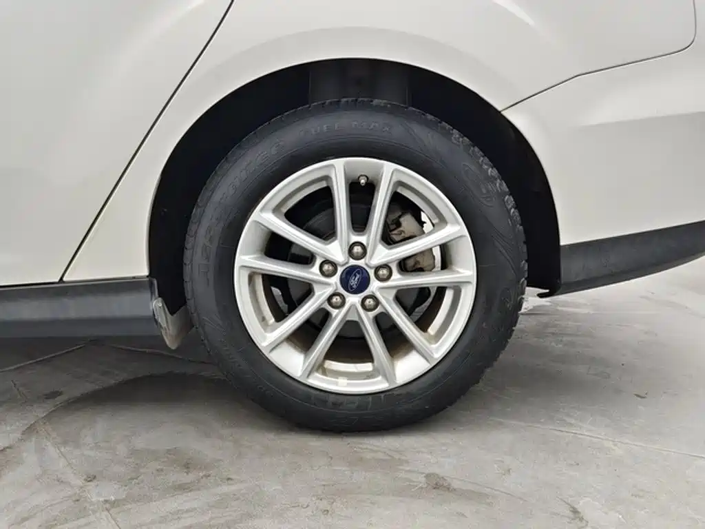 Ford Focus — миниатюра 10