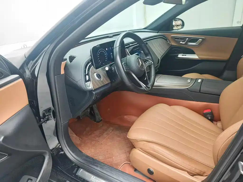 Mercedes-Benz E-Class E 2024 E 300 L Fashion