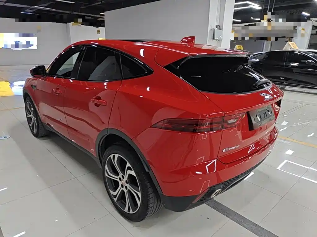 Jaguar E-PACE — миниатюра 5