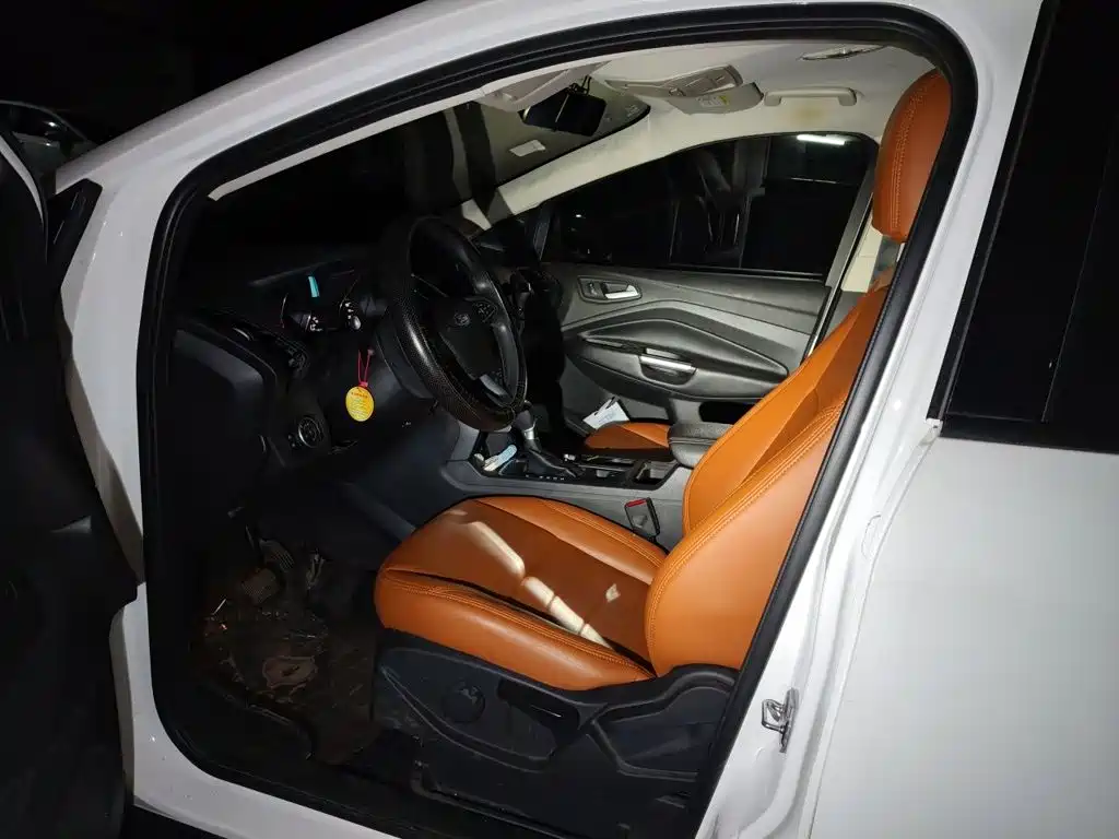 Ford Kuga — миниатюра 8