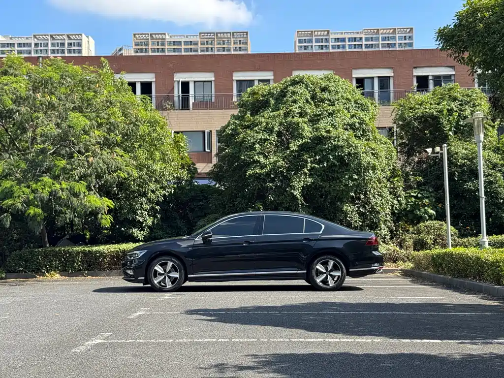 Volkswagen Magotan — миниатюра 4