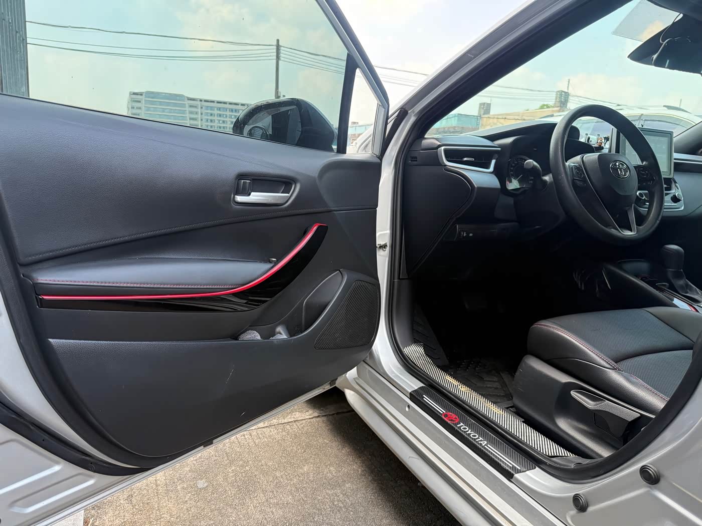 Toyota Levin 1.2 л 2021 г. Серебристо-серый, пробег 38000 км