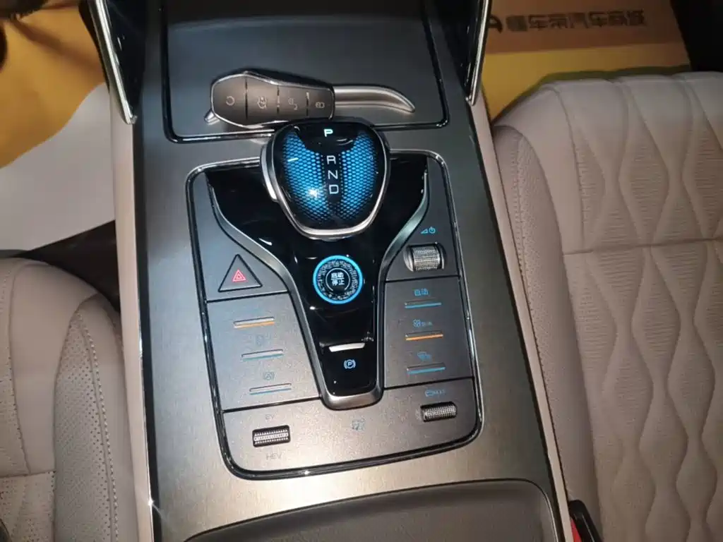 BYD Tang New Energy — миниатюра 14