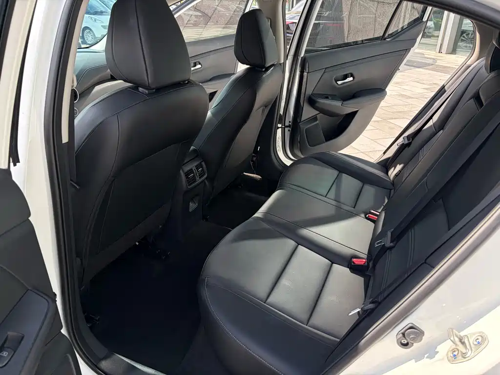 Nissan Sylphy — миниатюра 7