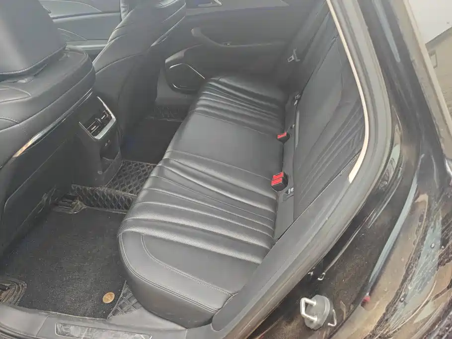 Hongqi Hongqi H5 — миниатюра 11