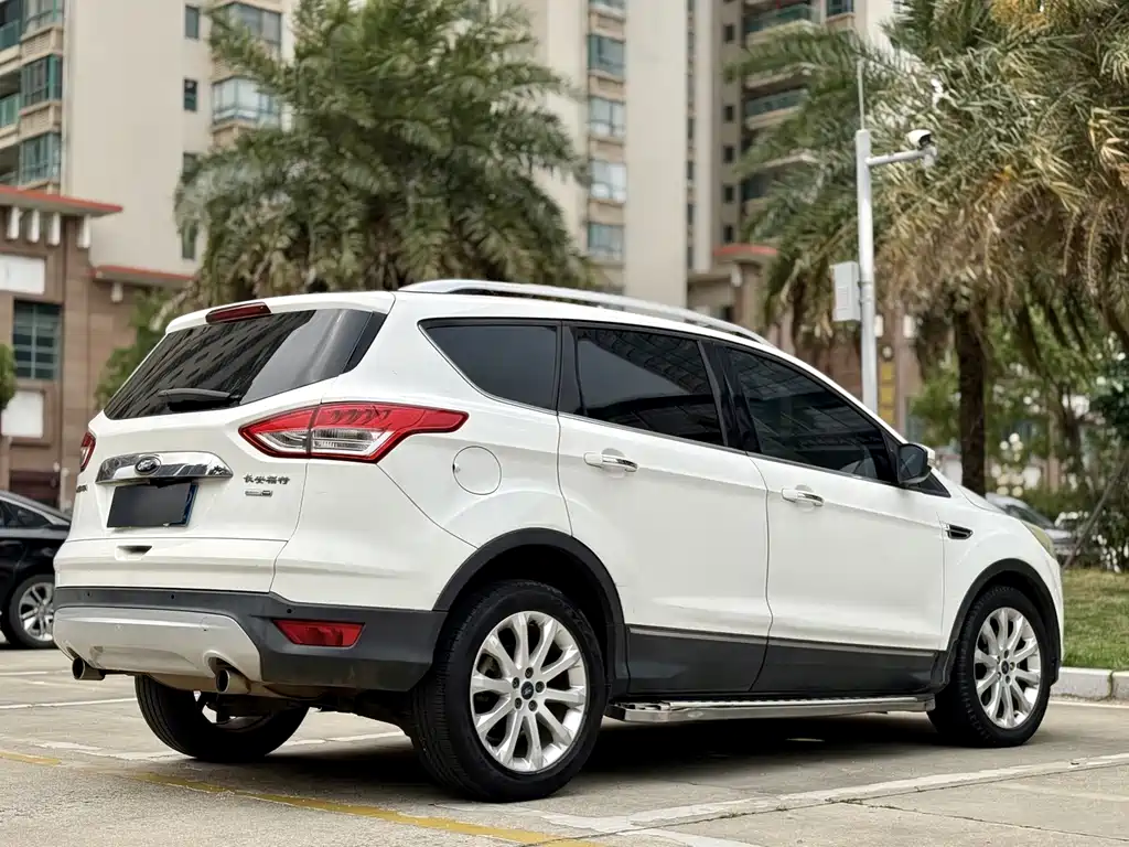 Ford Kuga — миниатюра 13