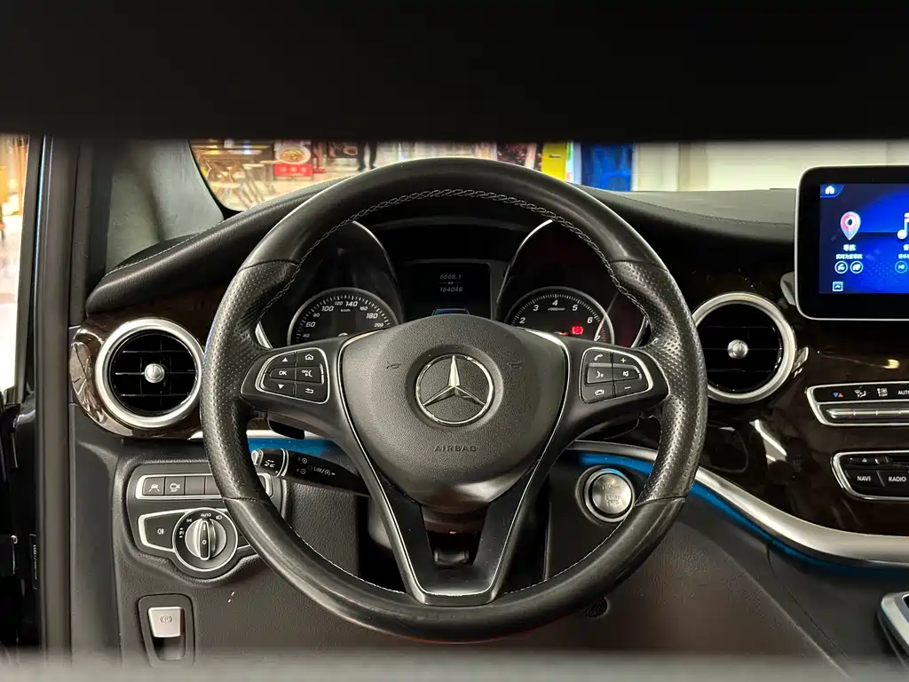 Mercedes-Benz V-Class — миниатюра 19