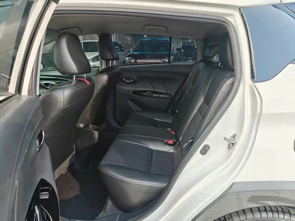 Toyota Yaris L — миниатюра 7
