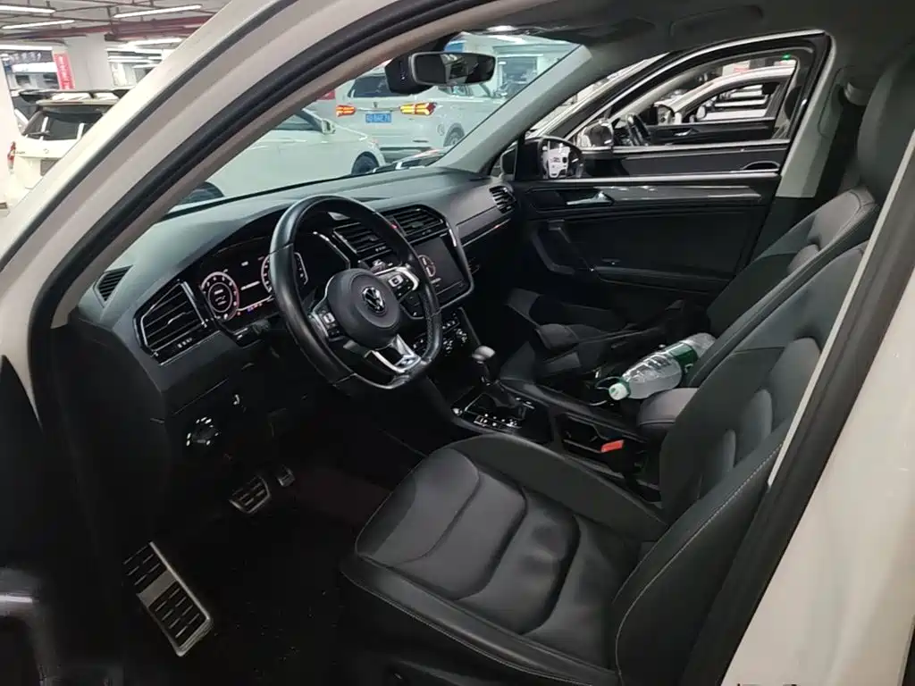 Volkswagen Tiguan L — миниатюра 15