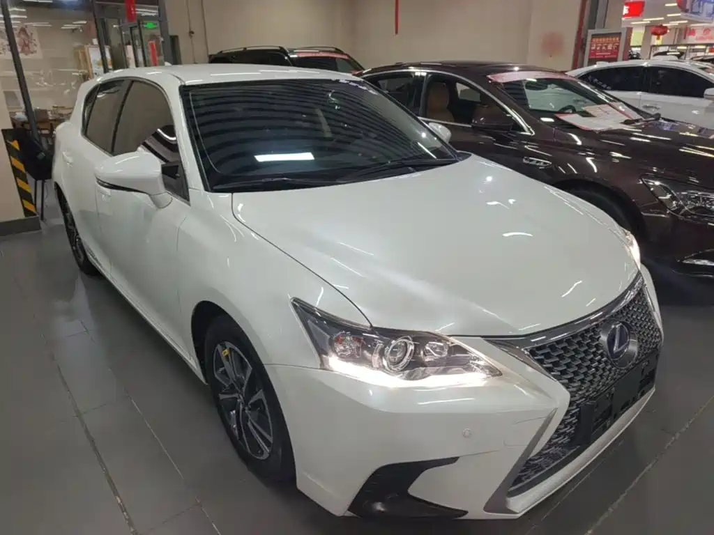 Lexus CT — миниатюра 4