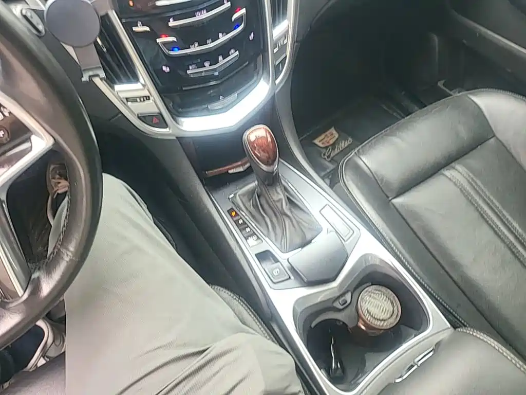 Cadillac SRX — миниатюра 14