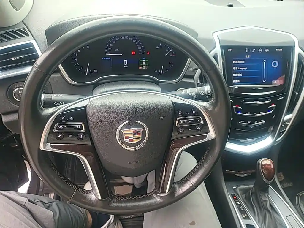 Cadillac SRX — миниатюра 11