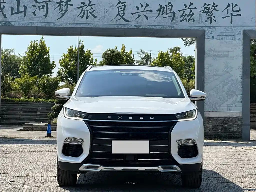 Exeed Lingyun — миниатюра 2