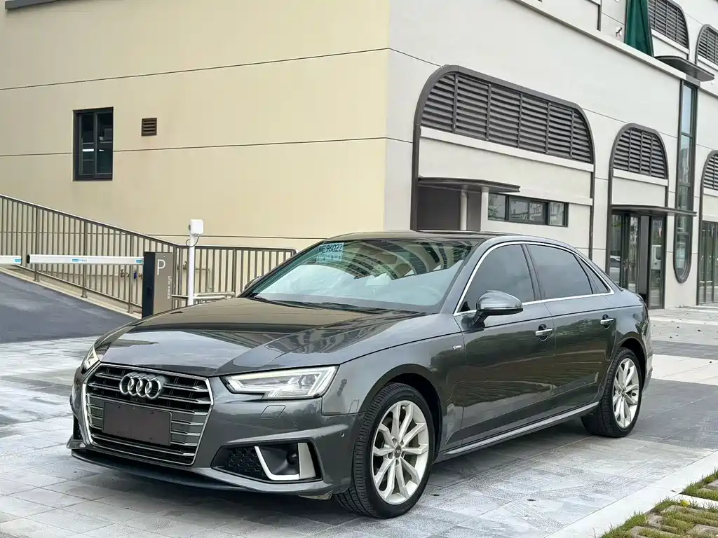 Audi A4L 2020