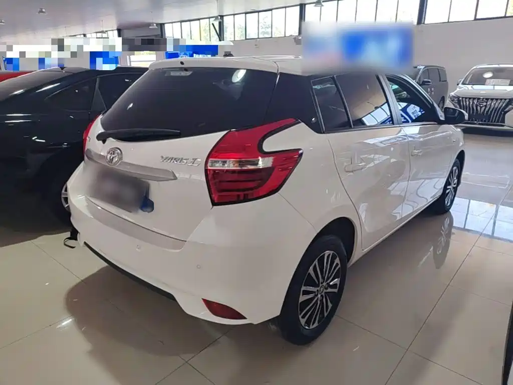 Toyota Yaris L — миниатюра 7