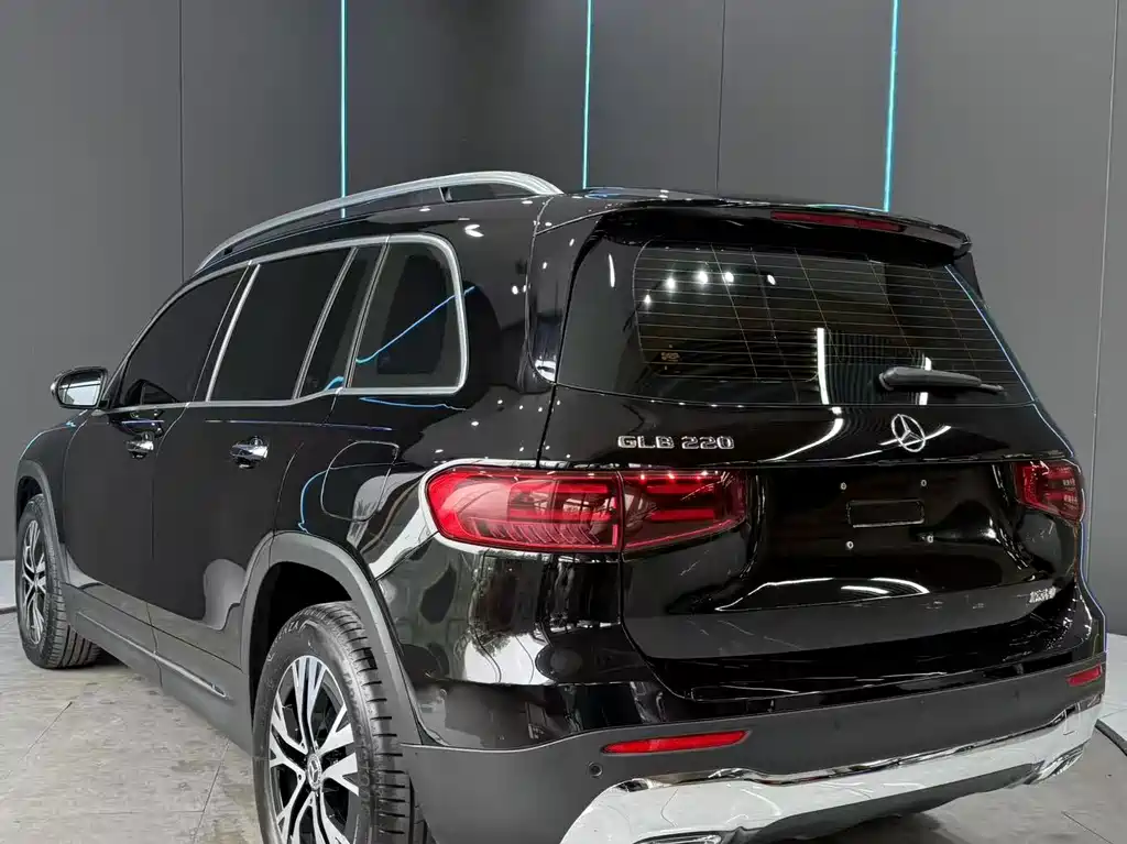 Mercedes-Benz GLB — миниатюра 8